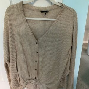 Cute sweater from Urban Outfitters! Size medium